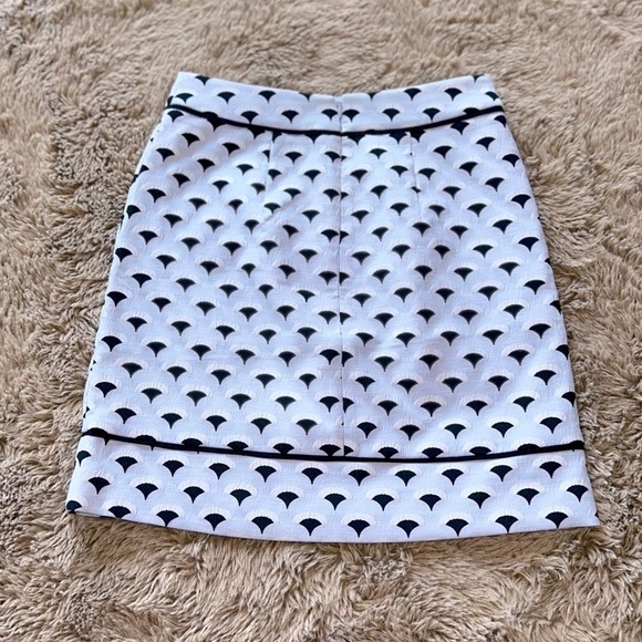 Ann Taylor Patterned Skirt 0P Petite - Picture 6 of 10